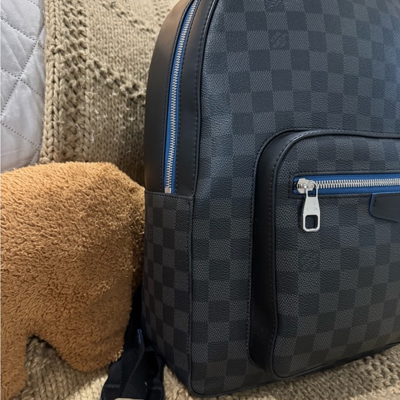 Louis Vuitton Josh Graphite Backpack with Neon Blue Lining - Limited Edition - Picture 5 of 11